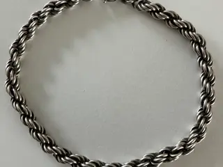 Snoet sølv armbånd