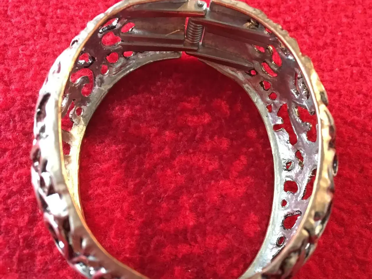 Billede 3 - Metal armbånd til salg