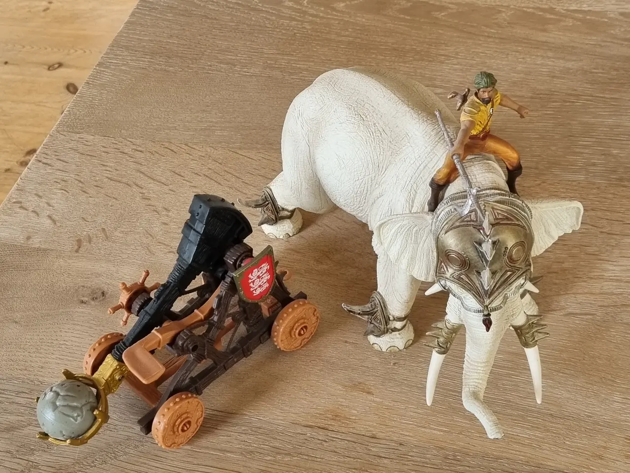 Billede 1 - Schleich krigerelefant med kriger + katapult
