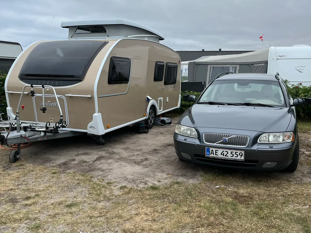 Billede 1 - Dethleffs Tourist, Hævetag