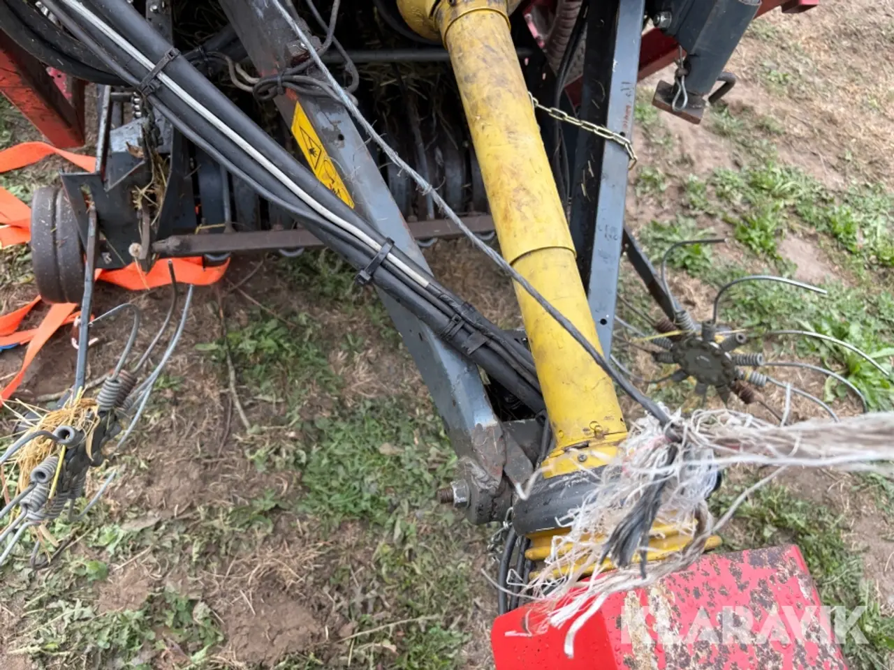Billede 10 - Rundballepresser med indpakker Pöttinger Mb60