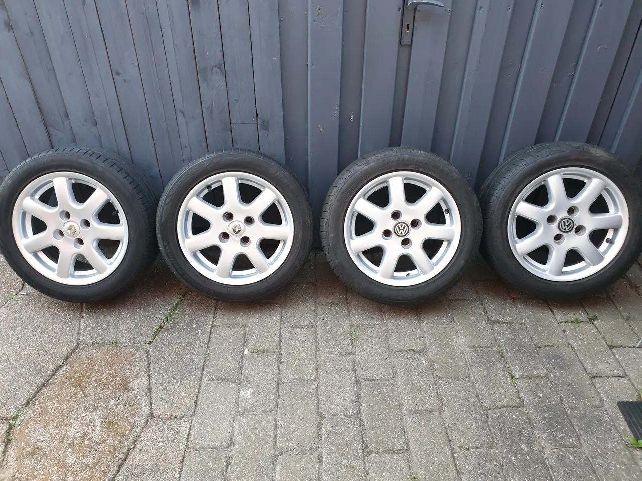 Billede 1 - Alufælge med dæk