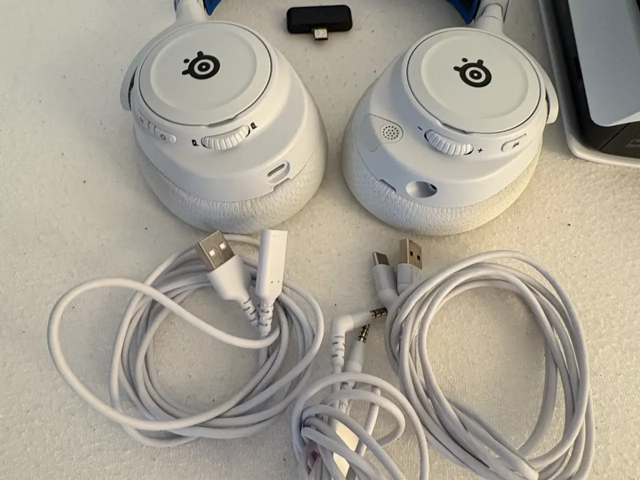 Billede 6 - PS5 Disc m. 2 controllere, +Steelseries headset,