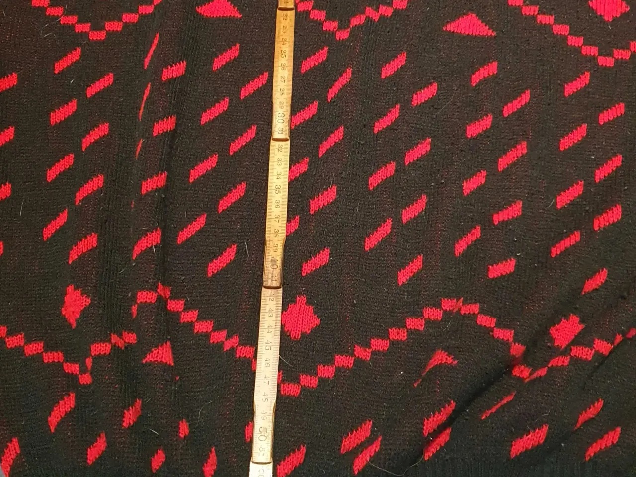 Billede 4 - Sort/ rød bluse model fra 80erne 