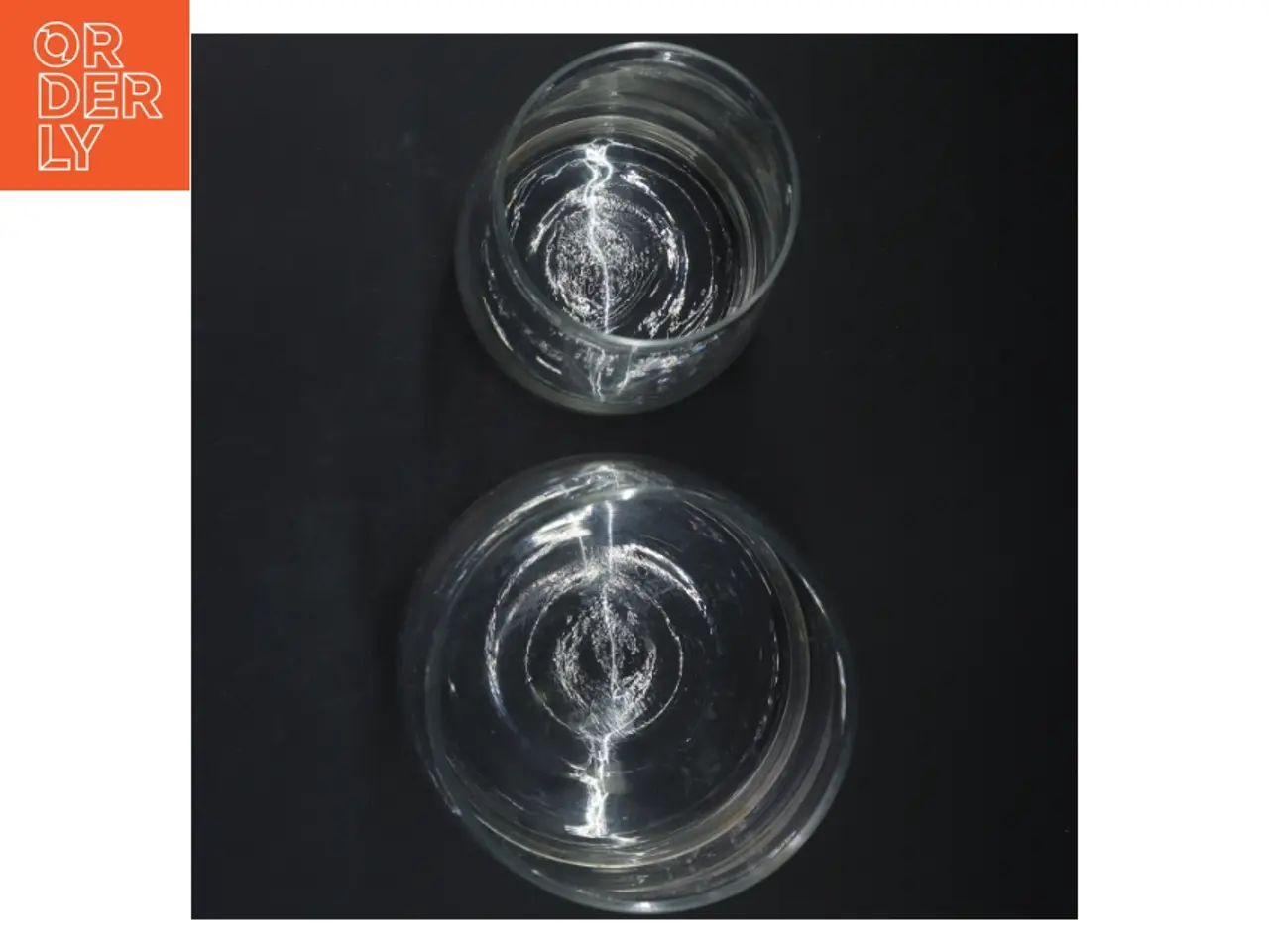Billede 2 - Glasvaser med metalbund (str. 20x17&21x13 cm)
