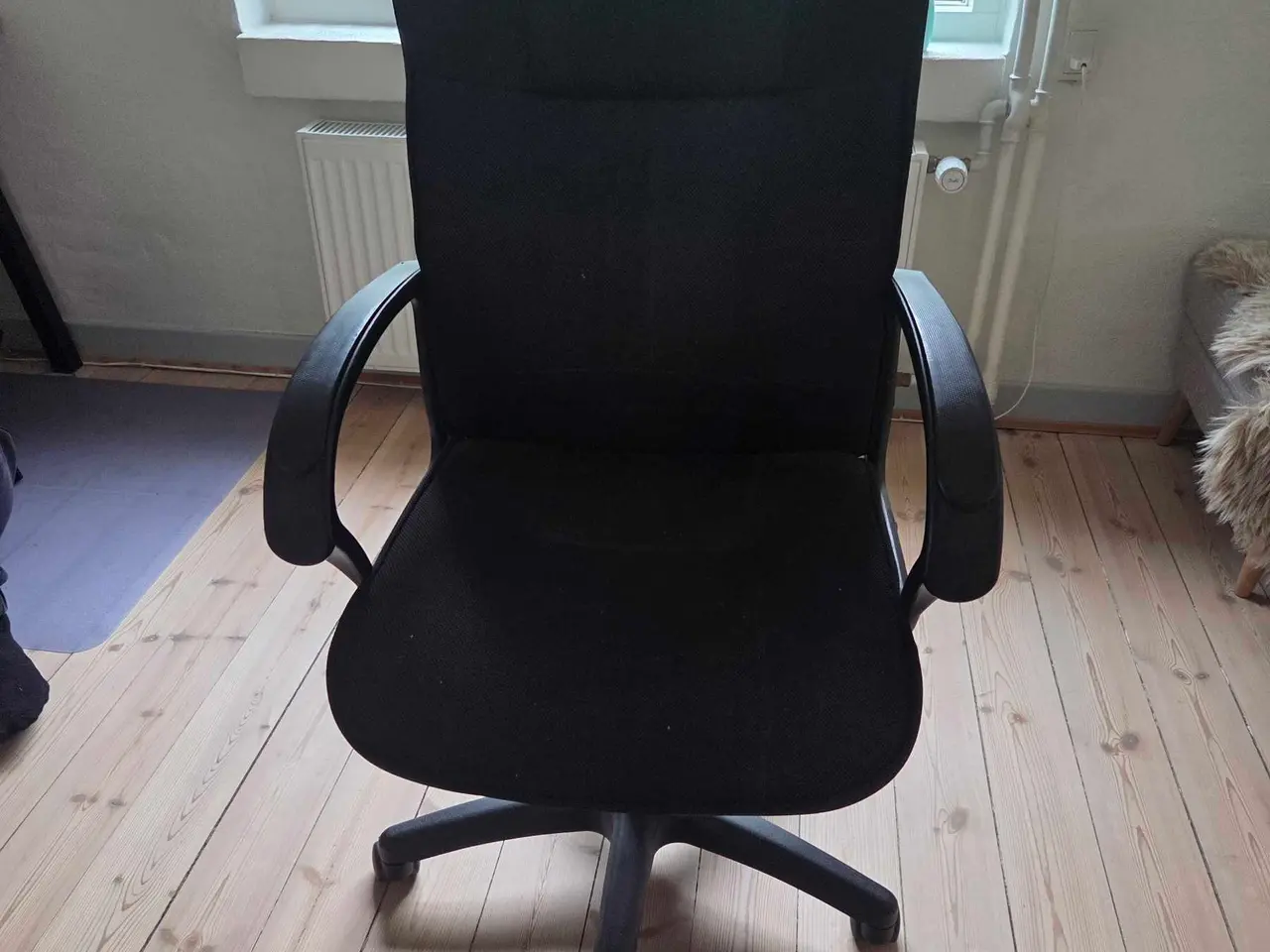 Billede 2 - Brugt Sort kontorstol
