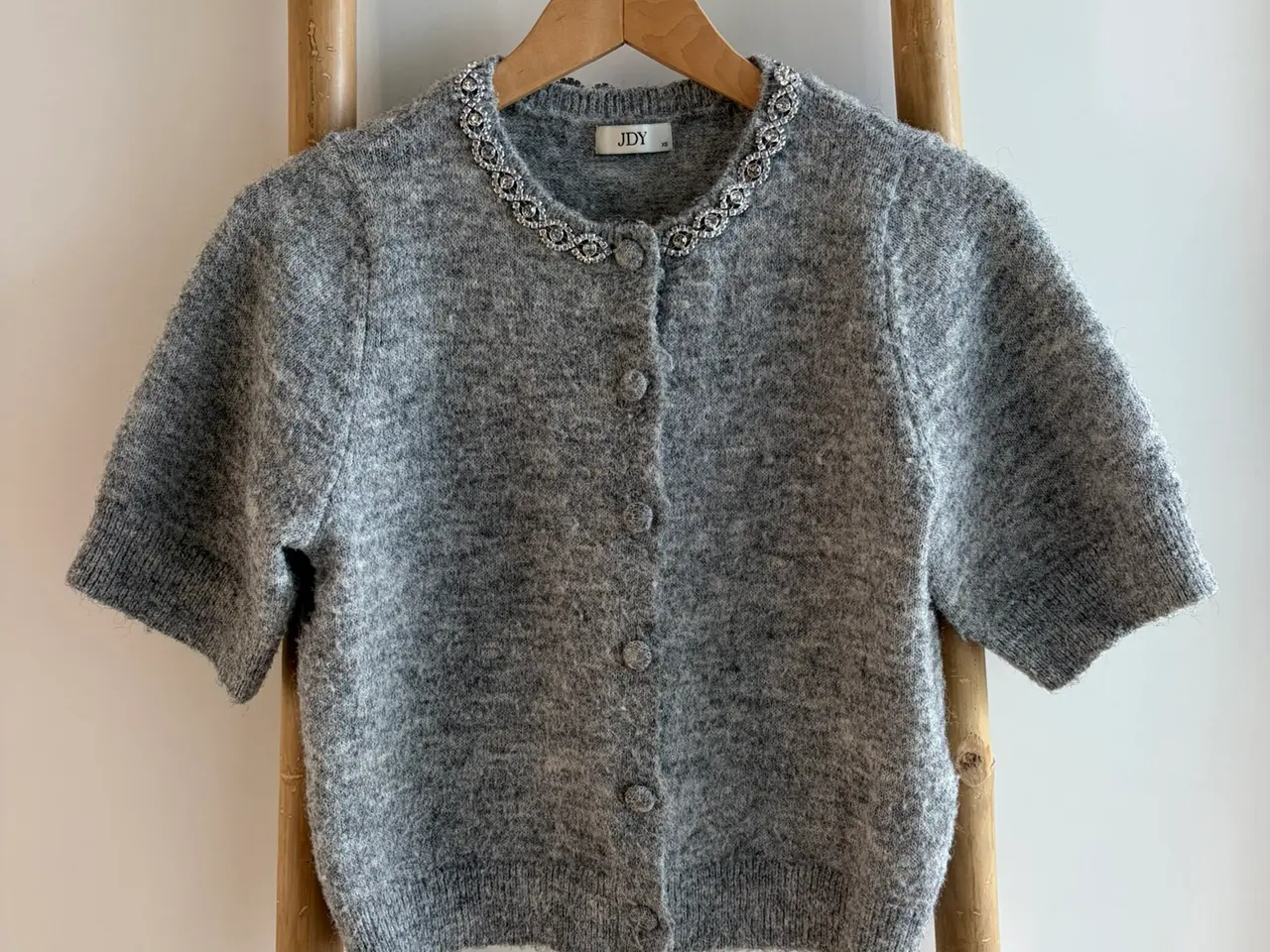 Billede 1 - JDY cardigan med korte ærmer og rhinsten, str. XS