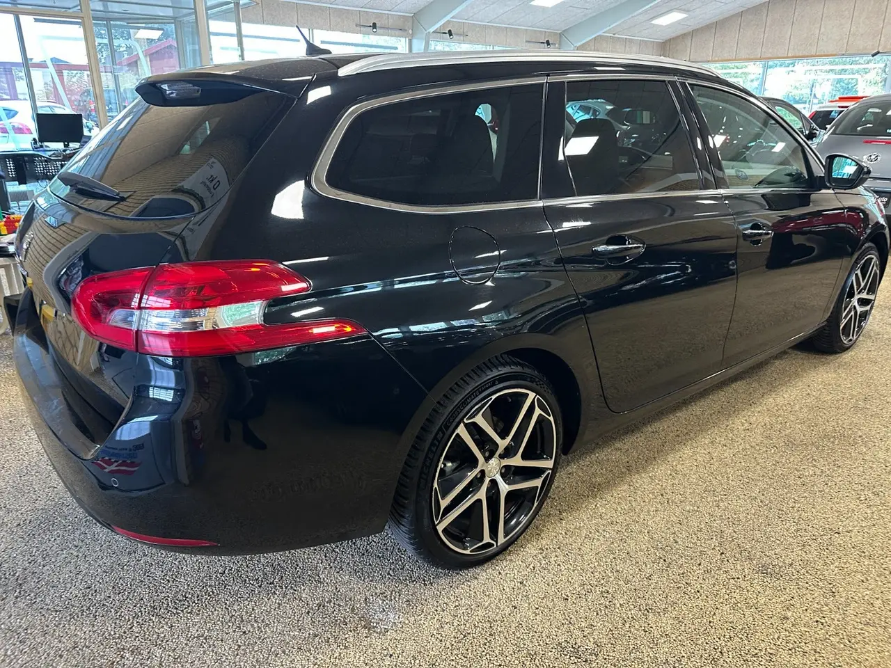 Billede 4 - Peugeot 308 1,2 e-THP 130 Allure SW EAT6