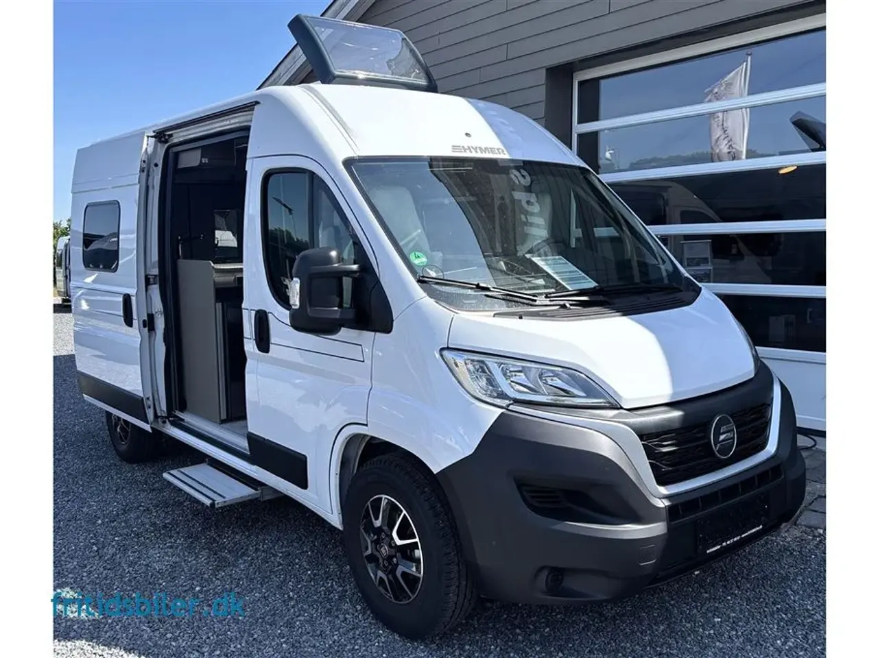 Billede 2 - 2024 - Hymer Ayers Rock 140 HK   Hymer Ayers rock top modellen af Hymers campervan på KUN 541 cm.