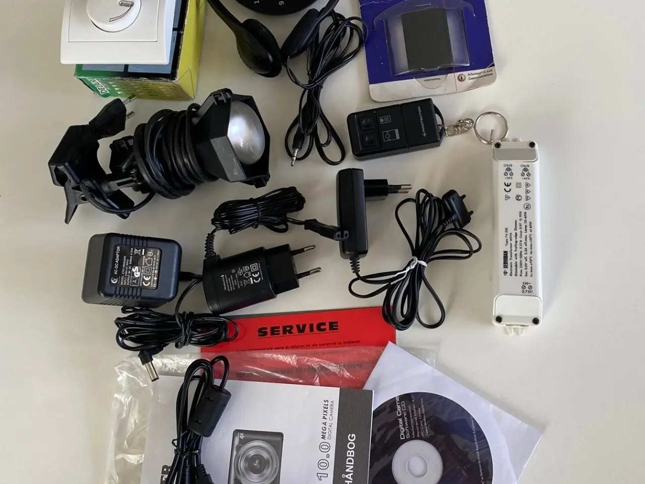 Billede 1 - DIVERSE KABLER, STRØMFORSYNINGER & ADAPTERE BILLLG
