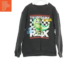 Sweatshirt med dinosaur print fra H&M (str. 122)