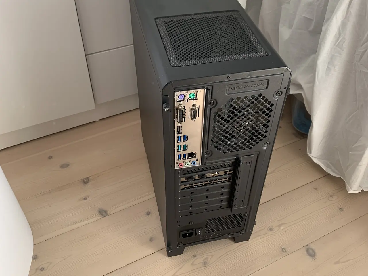 Billede 4 - Stationær med keyboard og skærm