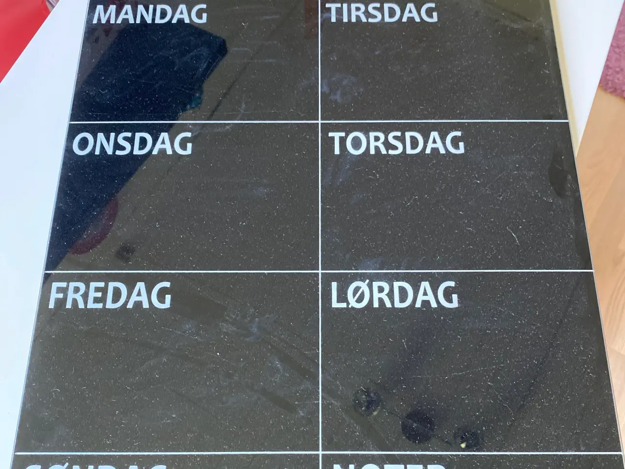 Billede 1 - Ugeplan i glas med magneter
