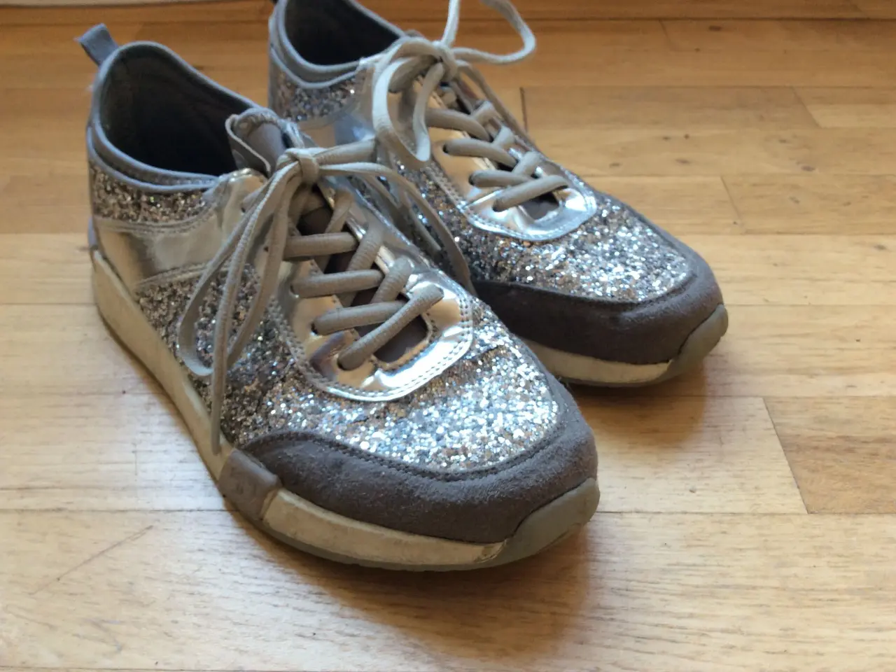 Billede 1 - Sølvglimmer sneakers