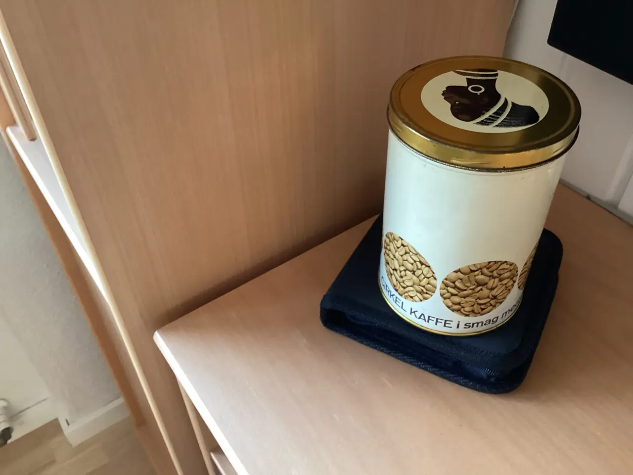 Billede 3 - Gl. cirkel kaffedåse 