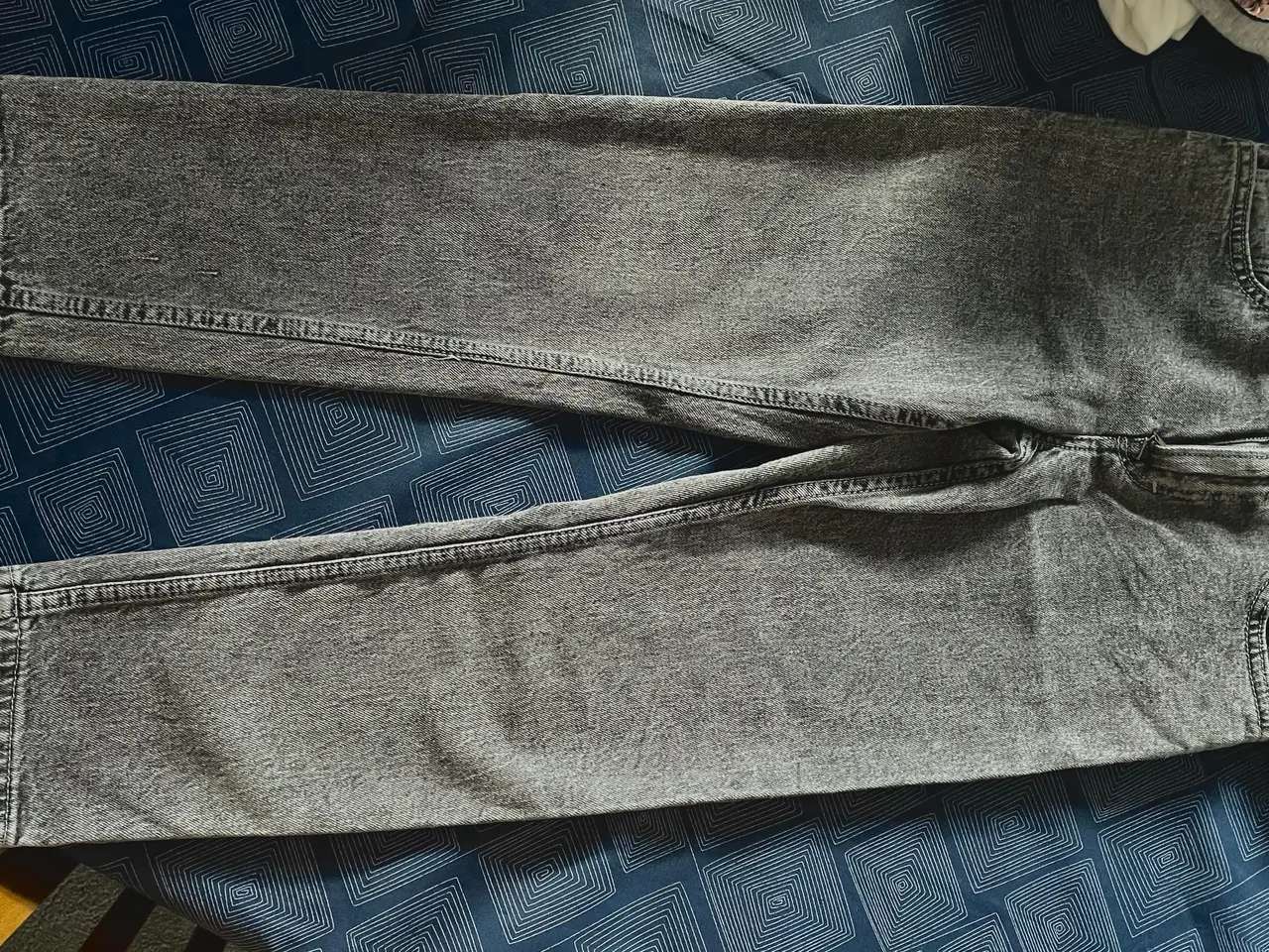 Billede 1 - Pige Jeans bukser str. 128