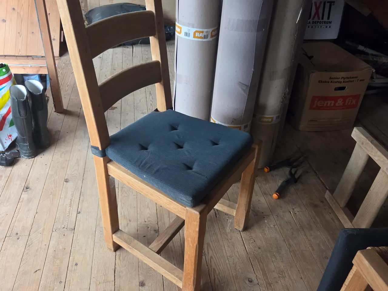 Billede 2 - Spisebord med stole I egetræ