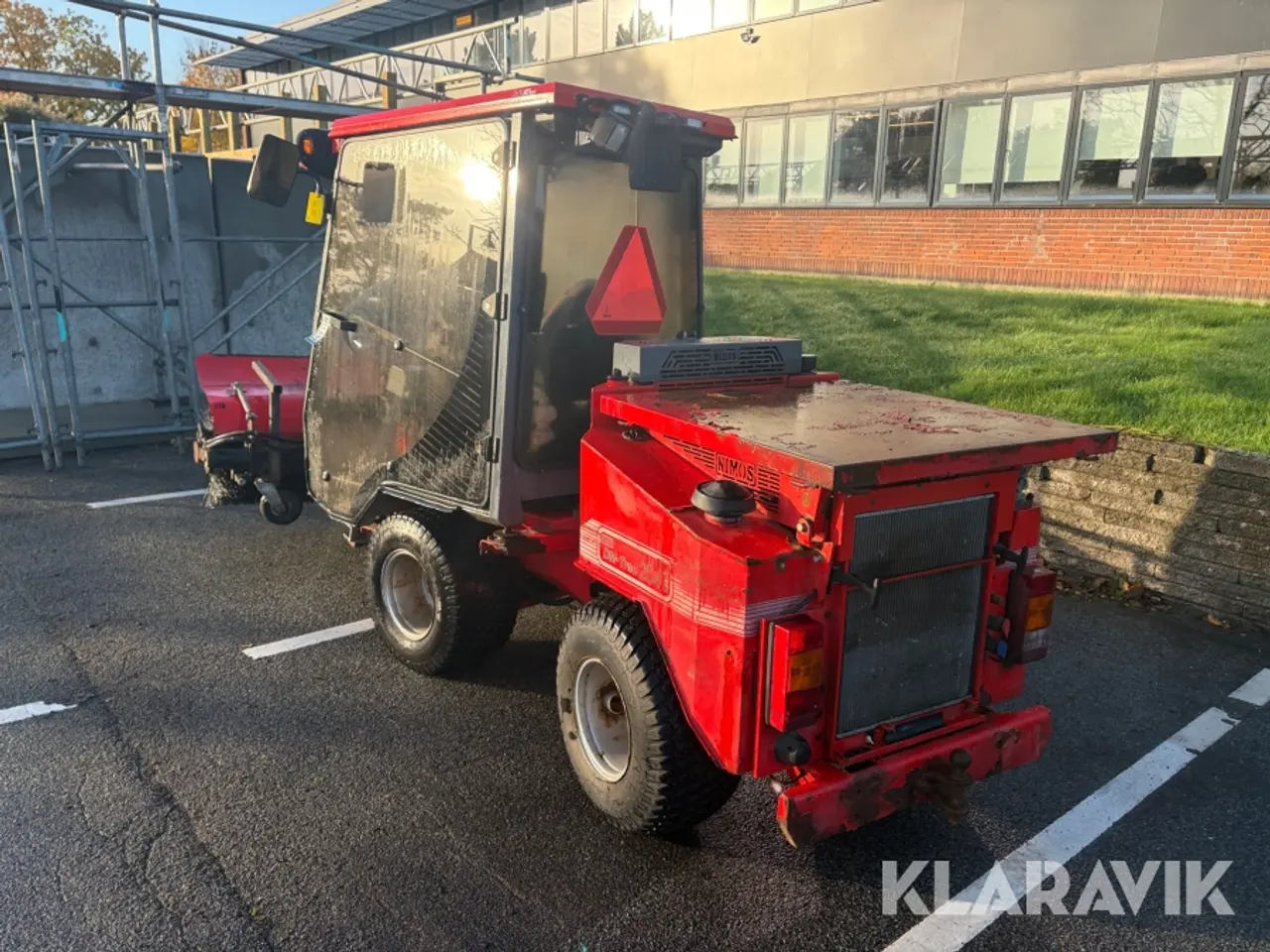 Billede 2 - Redskabsbærer Nimos DM-Trac 204 Med hydraulisk kost