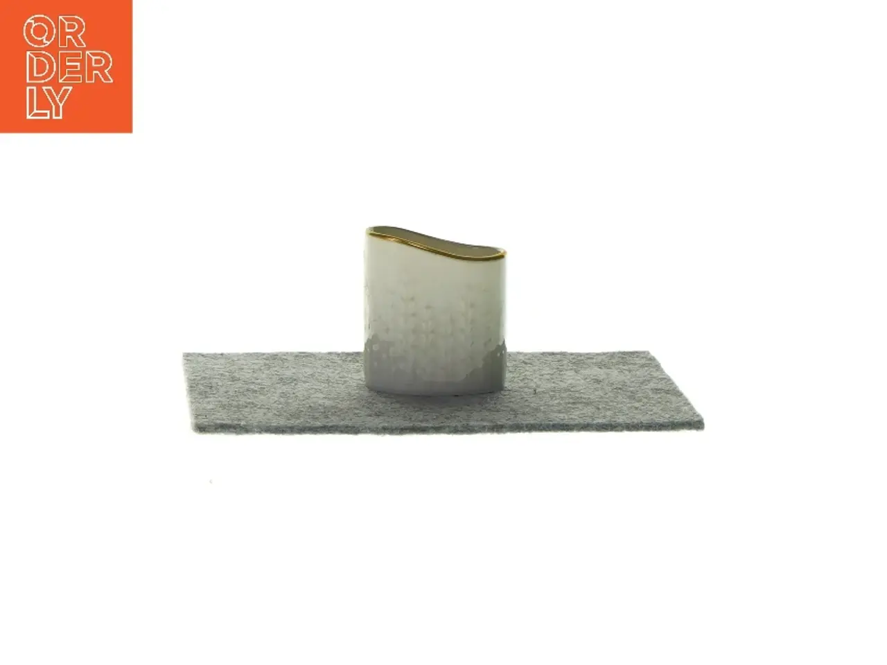 Billede 1 - Lille vase/bærger (str. LBH 6x4x7 cm)