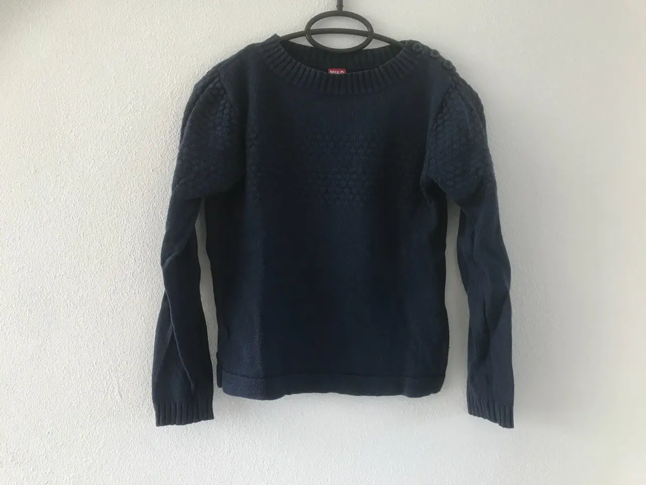 Billede 1 - Strikketrøje str.7/8 år