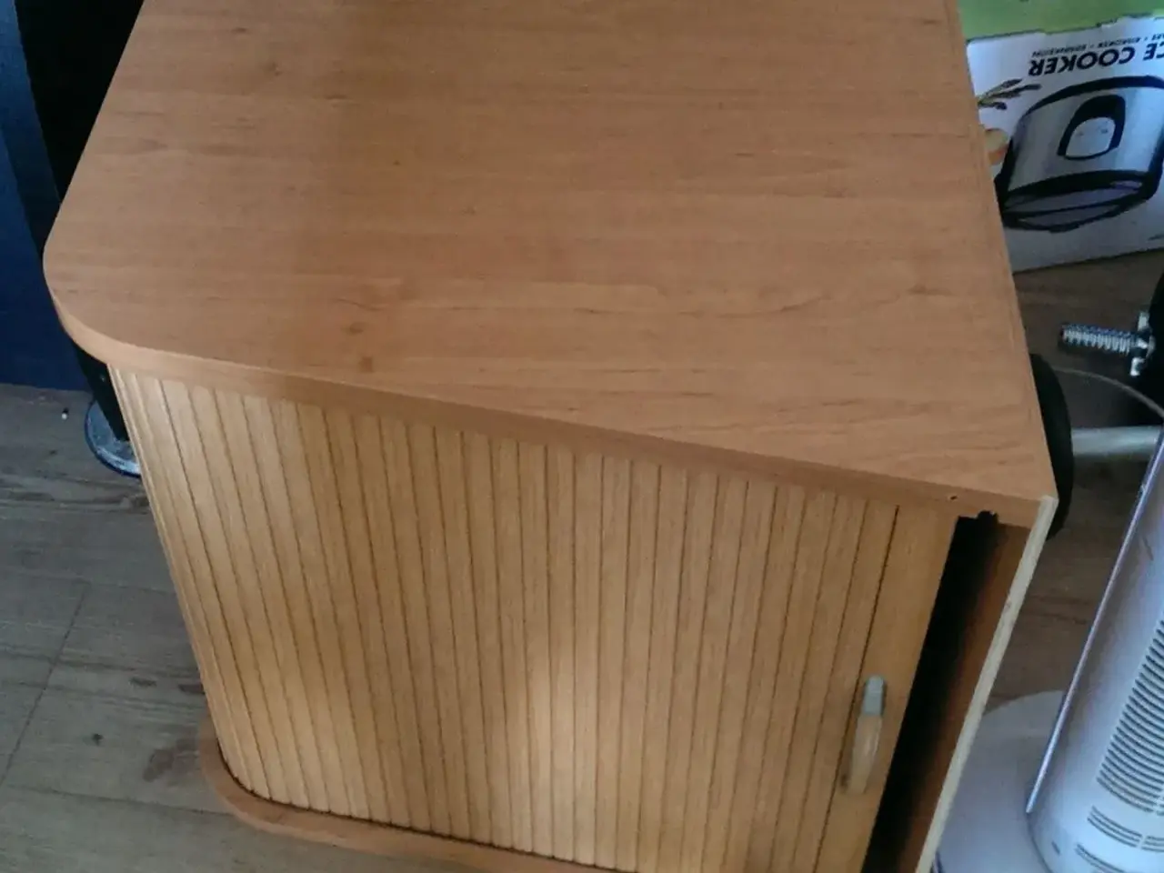 Billede 3 - Skab med jalousilåge fra campingvogn