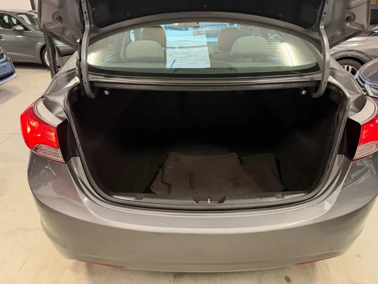 Billede 10 - Hyundai Elantra 1,8 aut.