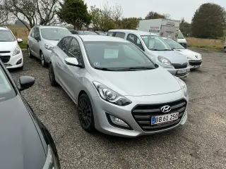 Hyundai i 30 1.6 crdi 110 hk 2 x 880 kr i afgift