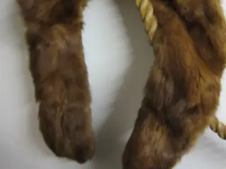 Mink brun pelskrave