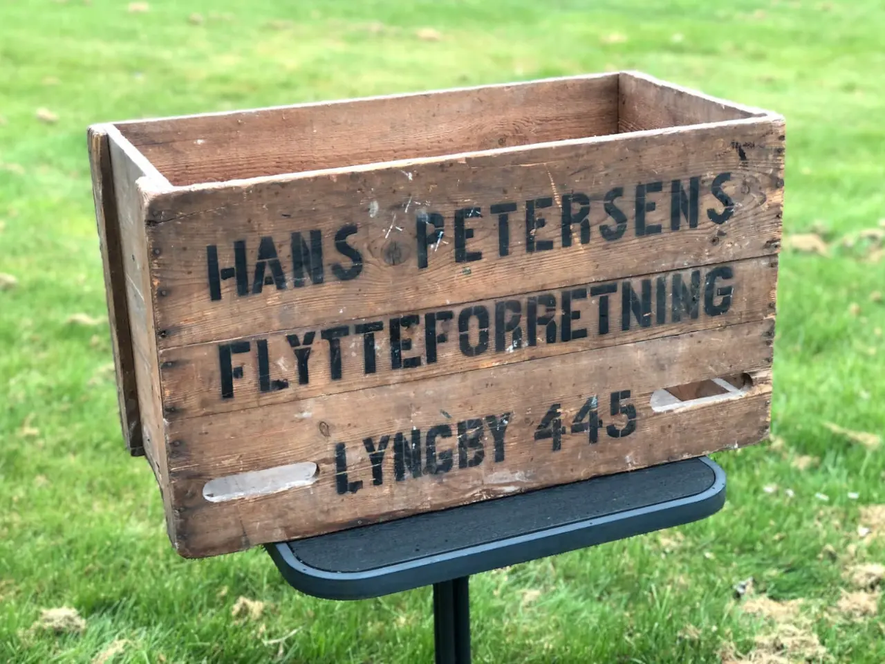 Billede 1 - Stor gammel flyttekasse i træ.