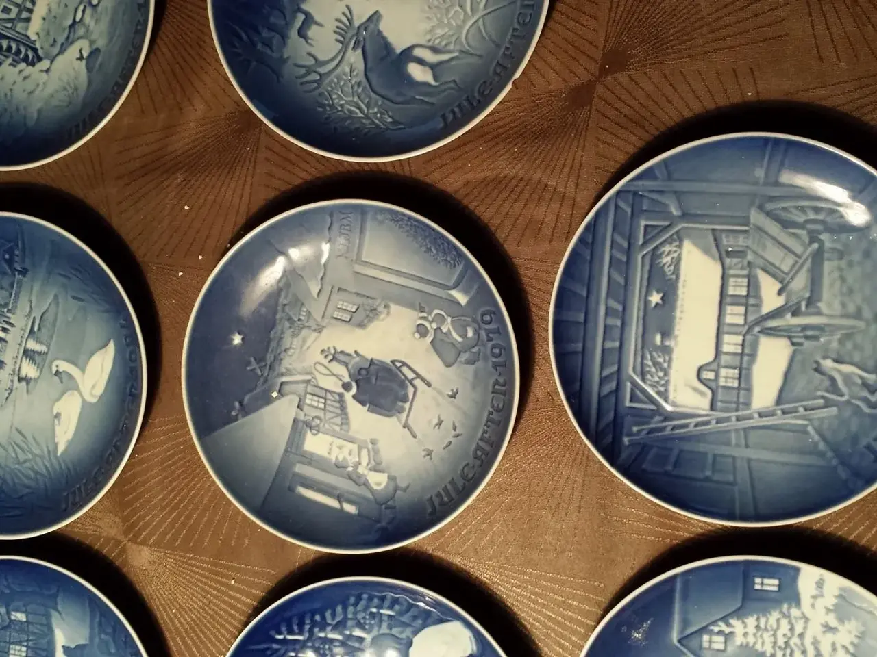 Billede 7 - 14 juleplatter (2 med skår) 1971 - 1985