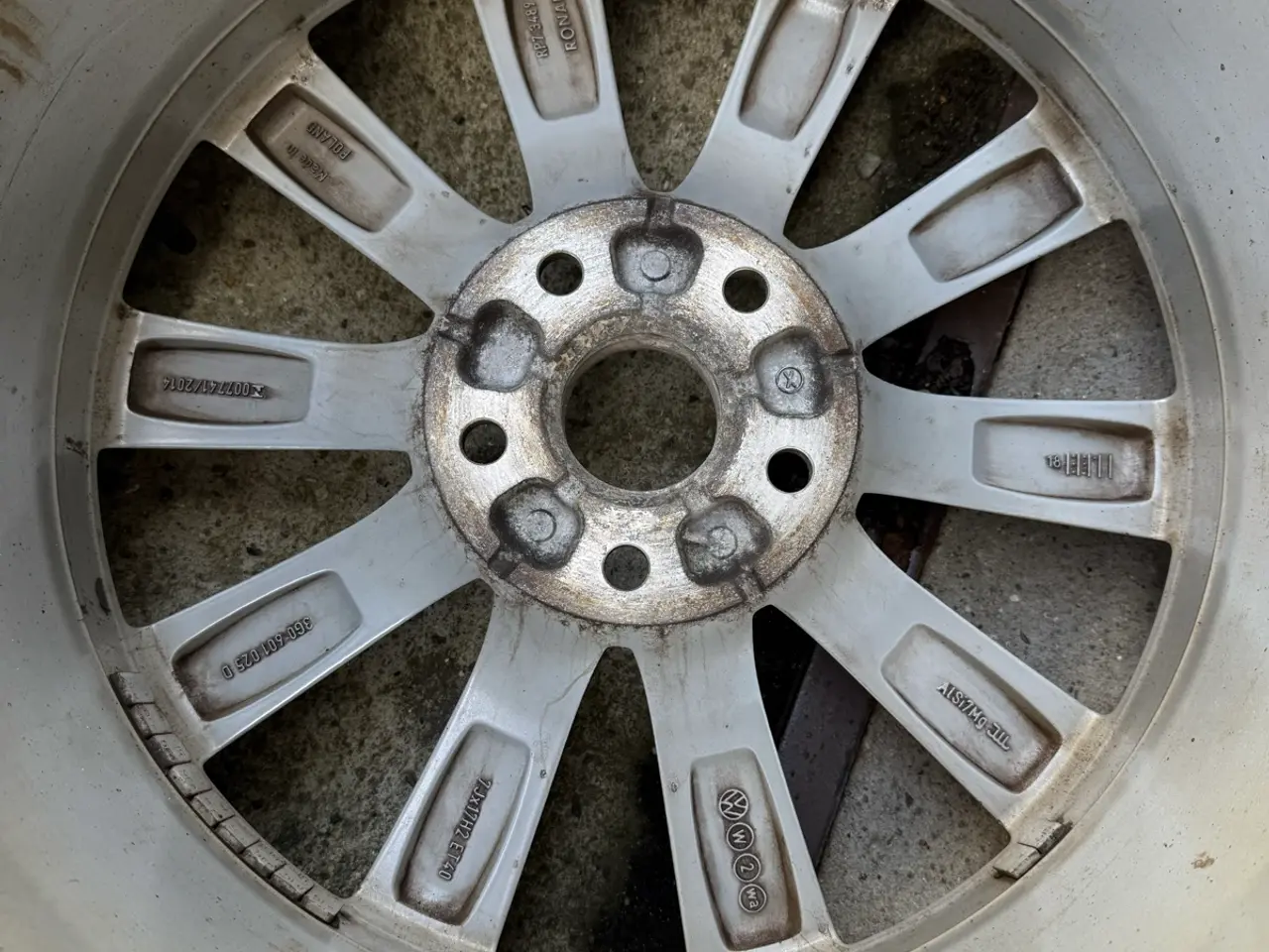 Billede 3 - VW Dæk på fælge (215/55 R17 vinterdæk)