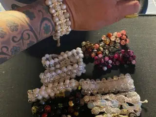 Flotte nye knyttede armbånd