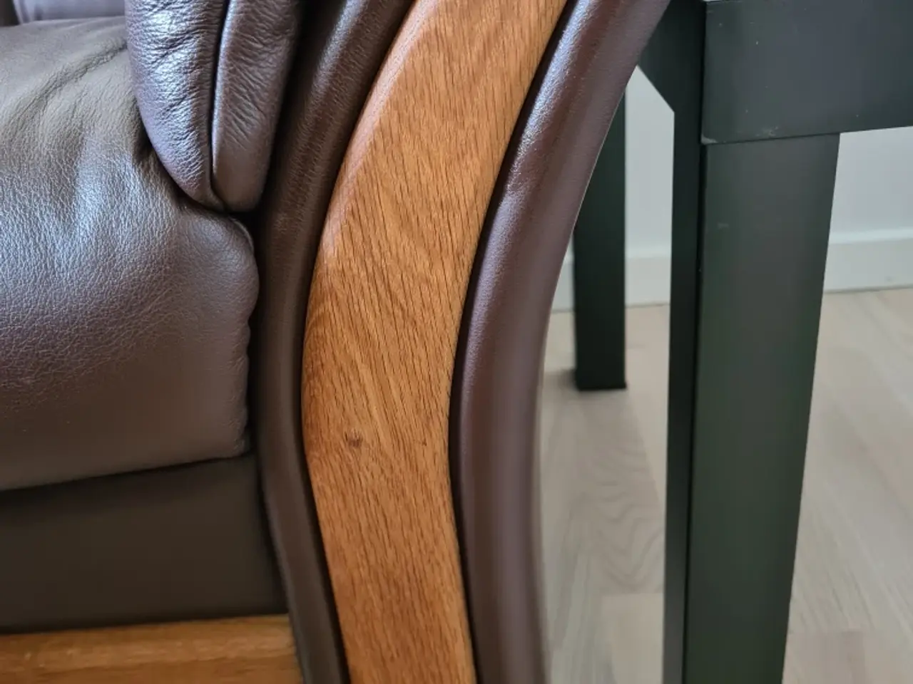 Billede 5 - Sofasæt 3+2 Rugby SofasætSoleda læder / Trægavle