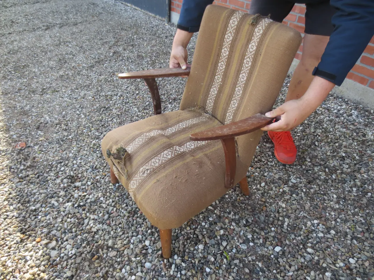 Billede 1 - 1 stk Retro Lænestol med teak armlæn og teak ben