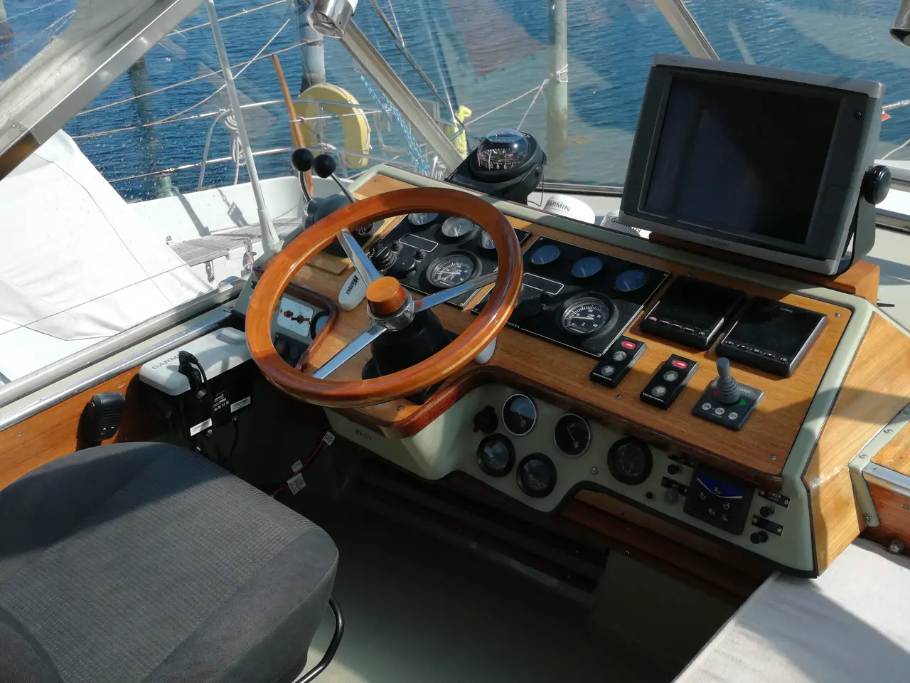 Billede 4 - Coronet 32 Oceanfarer – klassisk motorbåd
