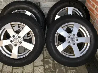 Dezent alu-fælge med Goodyear Ultra Grip vinterdæk