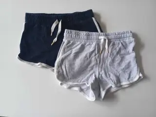 2 par shorts størrelse 140 Brugte men fine