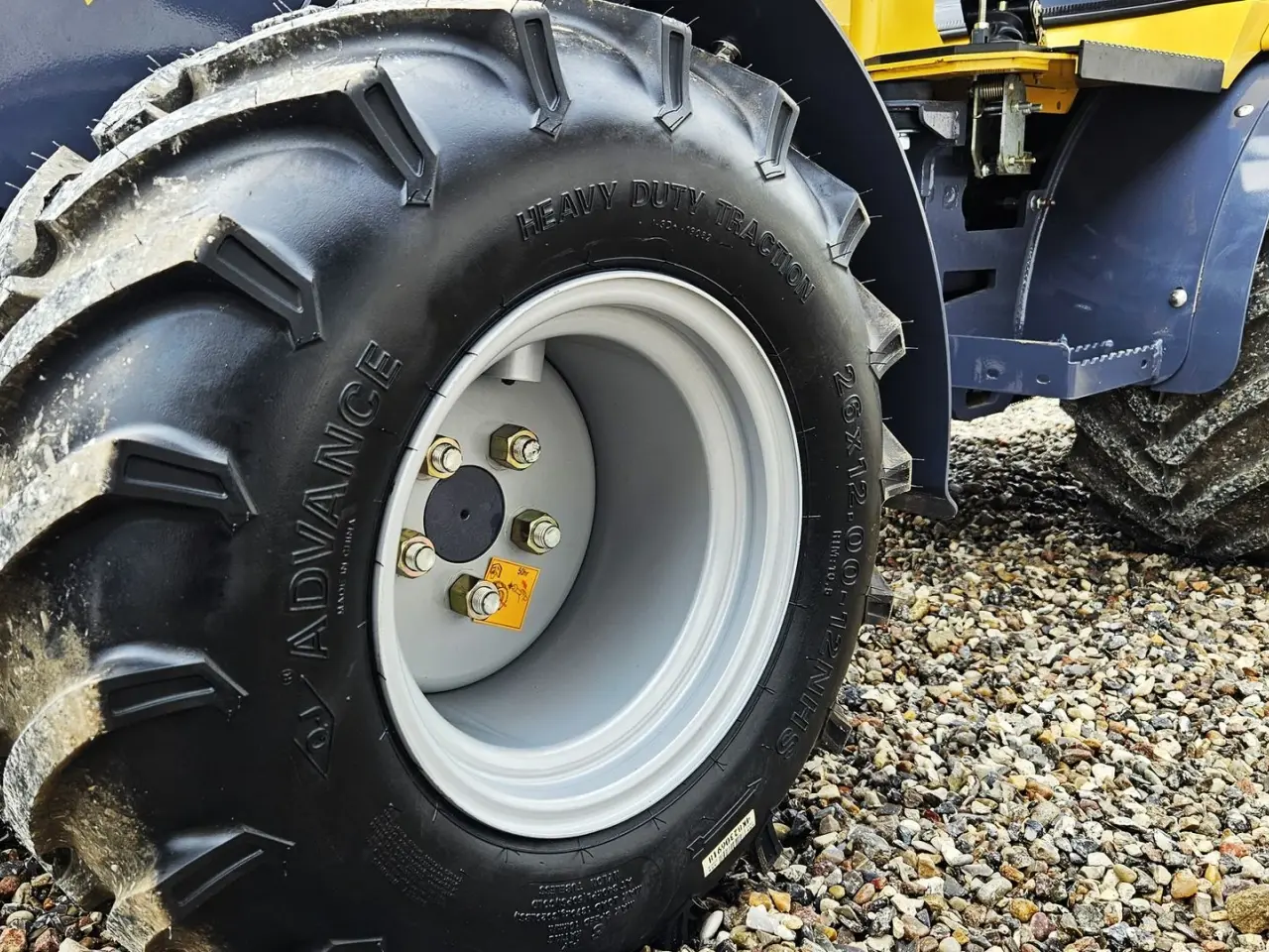 Billede 9 - Eurotrac W11 / fabriksny / skovl & gafler / Kubota motor