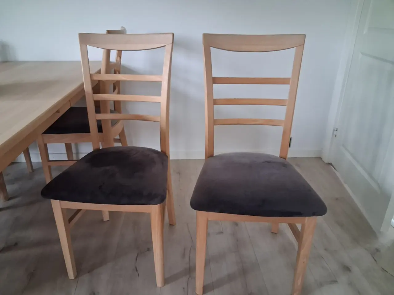 Billede 7 - Spisebord med 6 stole
