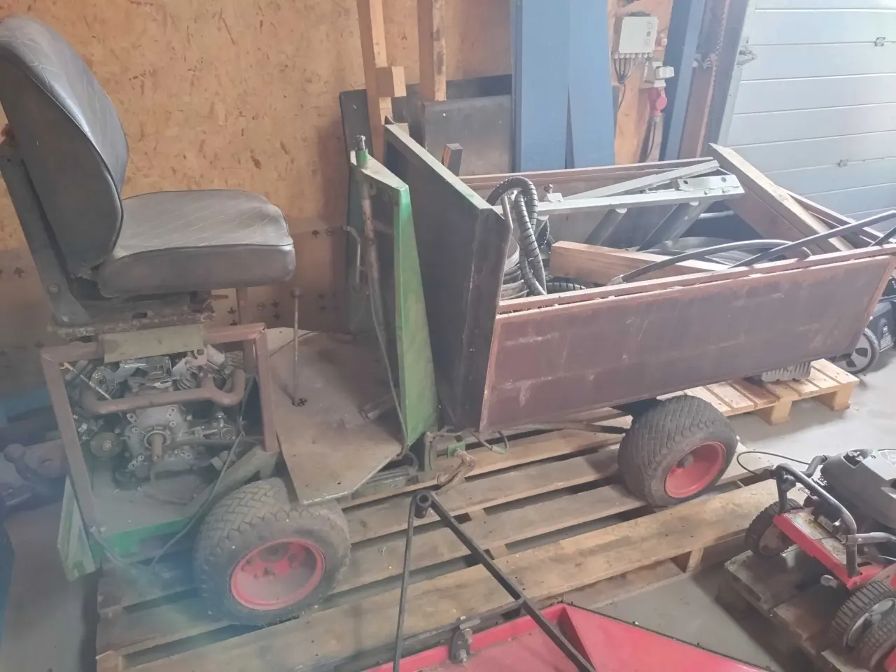Billede 1 - Kirkegårds traktor 
