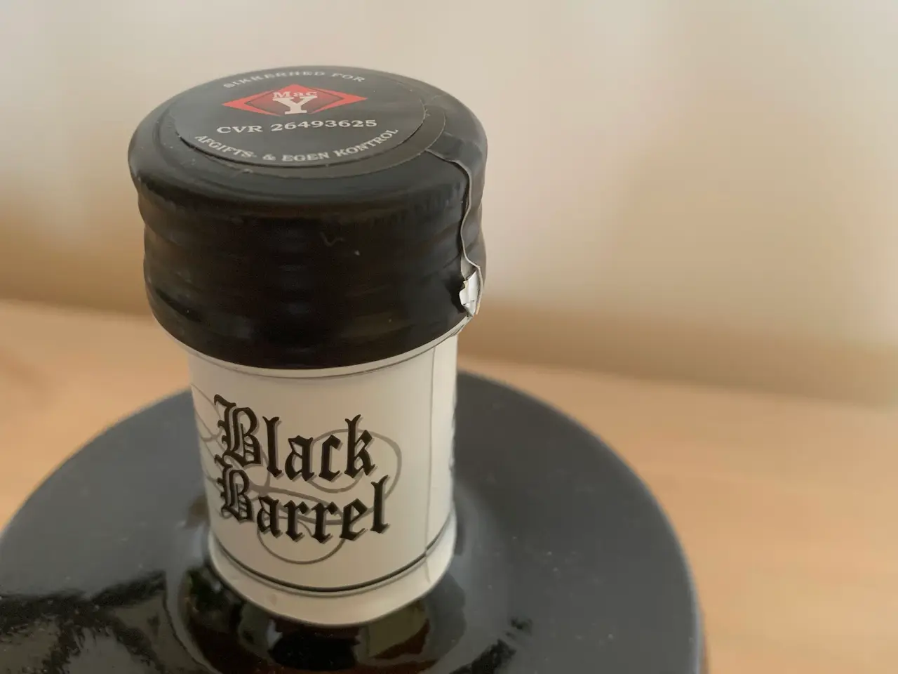 Billede 2 - Black Barrel Navy Spiced rom 70 cl 40%