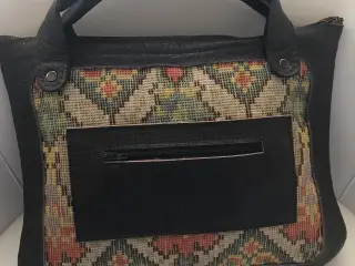 Håndlavet taske med broderi
