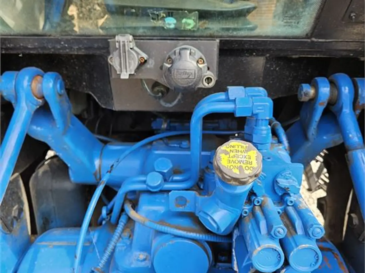 Billede 42 - Ford 6640 Powerstar SLE - 4 ton / 4WD / 16x16 electro shift