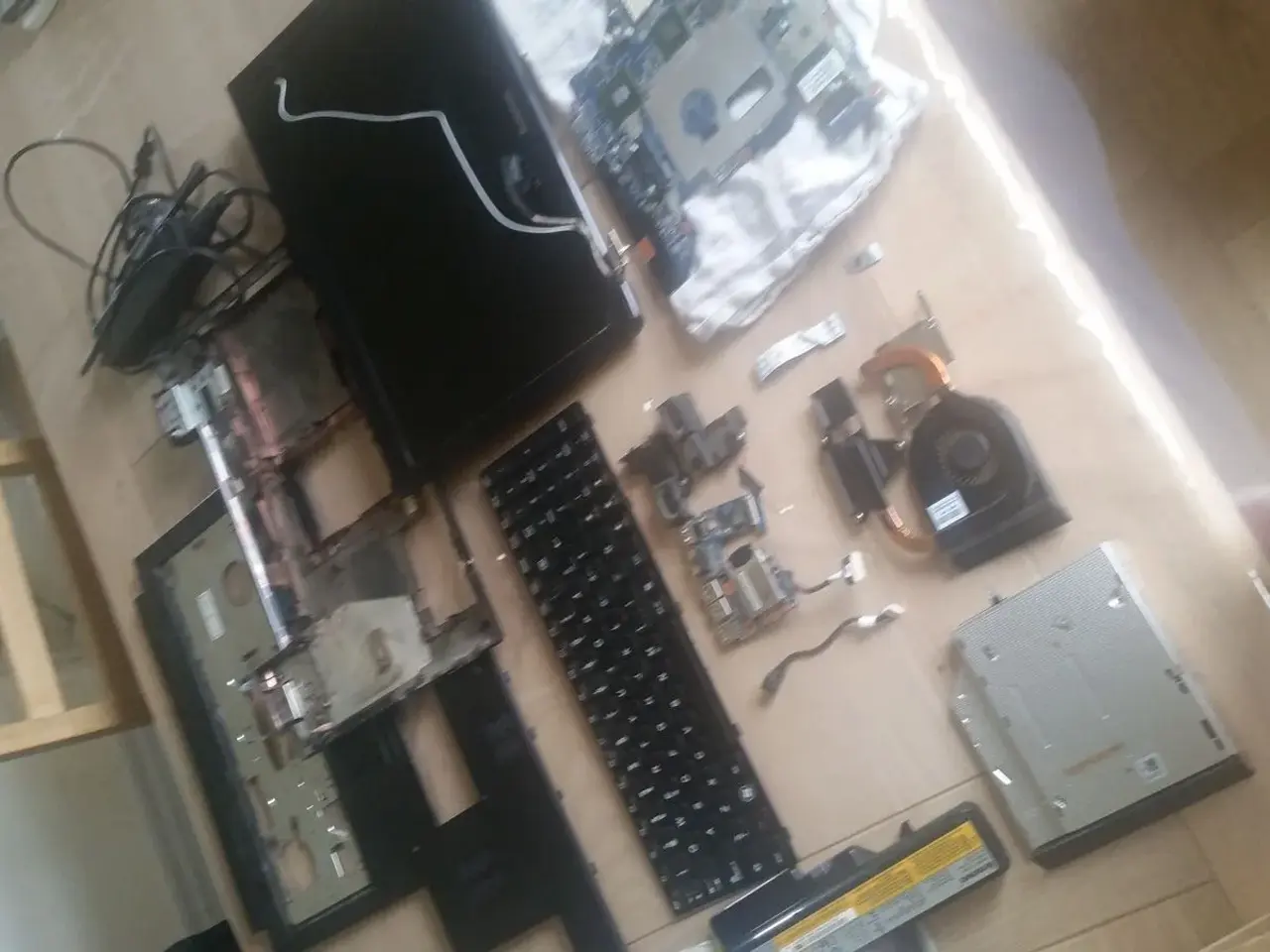 Billede 1 - Dele til Lenovo B570
