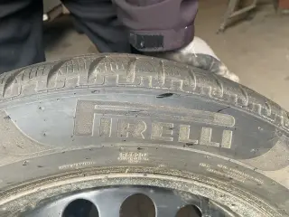 Pirelli Vinterdæk med jernfælge