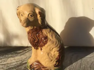 Antik sparebøsse hund