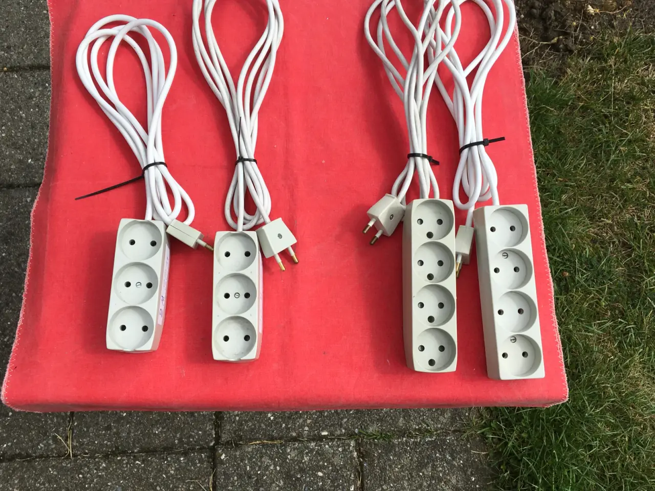 Billede 3 - Stikdåser med ledning og stik