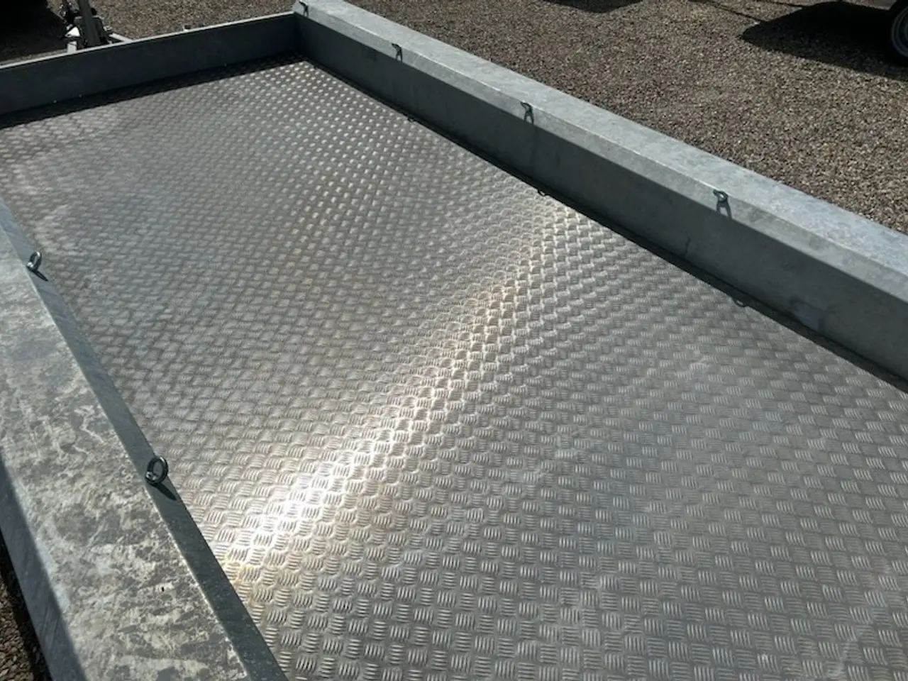 Billede 1 - Alu. Bund 400x180 Vlemmix