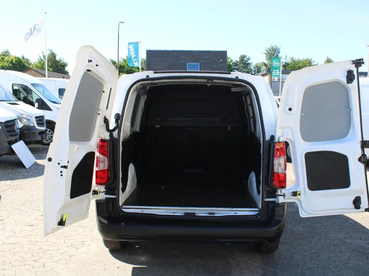 Billede 10 - Opel Combo 1,5 D 100 Enjoy L2V2