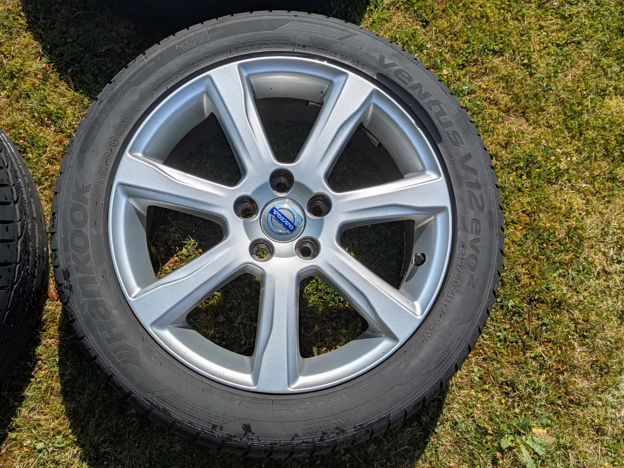 Billede 5 - Original Volvo alufælge 17" til V60 – nye Hankook 